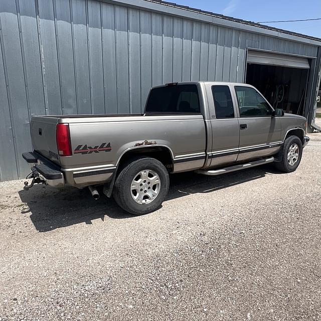 Image of Chevrolet Silverado equipment image 4