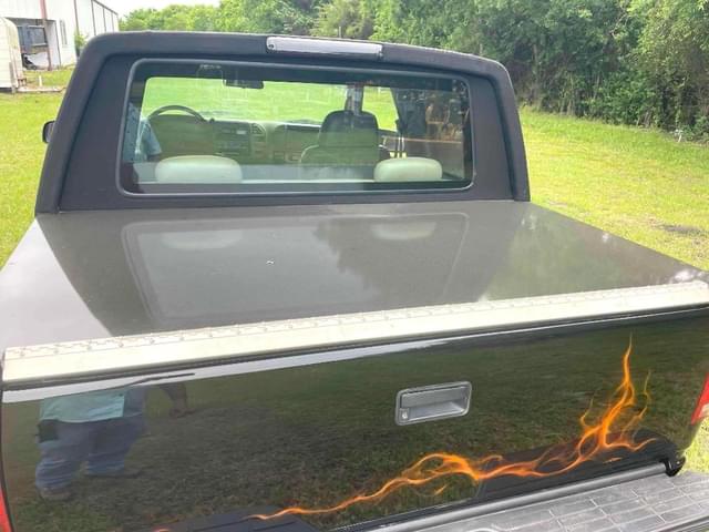 Image of Chevrolet Tahoe equipment image 4