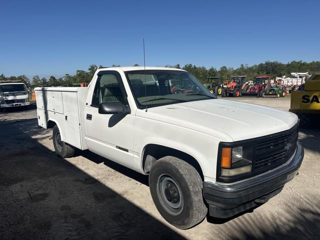 Image of Chevrolet 2500 equipment image 3