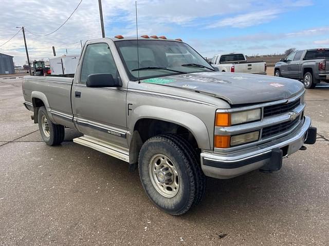 Image of Chevrolet 2500 equipment image 1