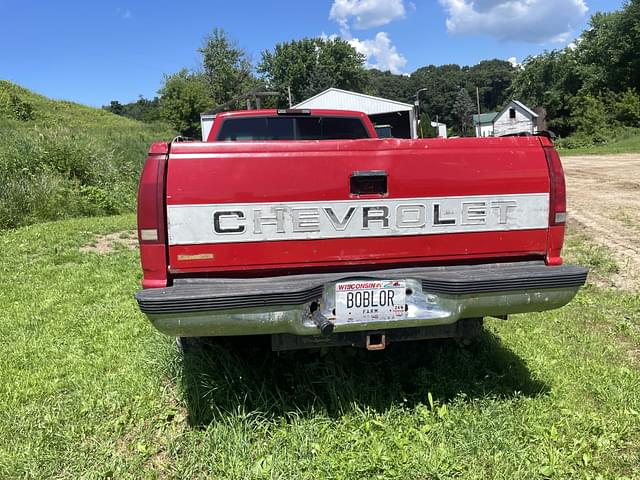 Image of Chevrolet 2500 equipment image 3