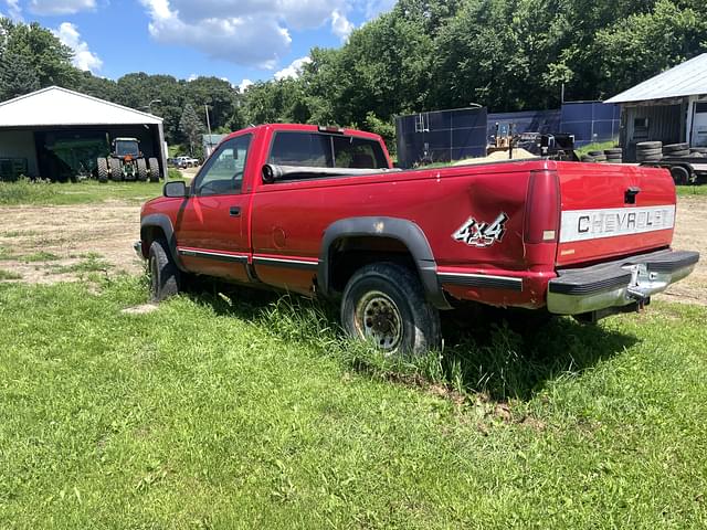Image of Chevrolet 2500 equipment image 2