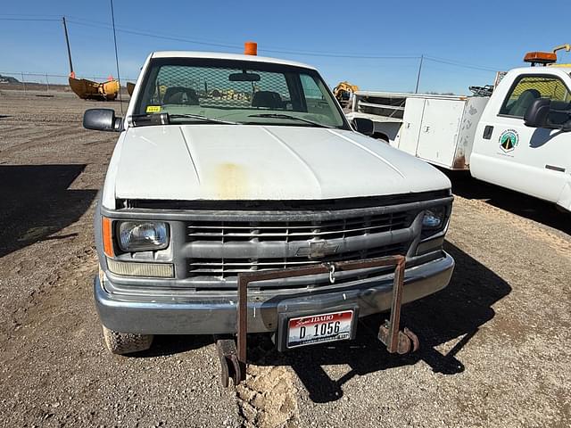 Image of Chevrolet 2500 equipment image 3