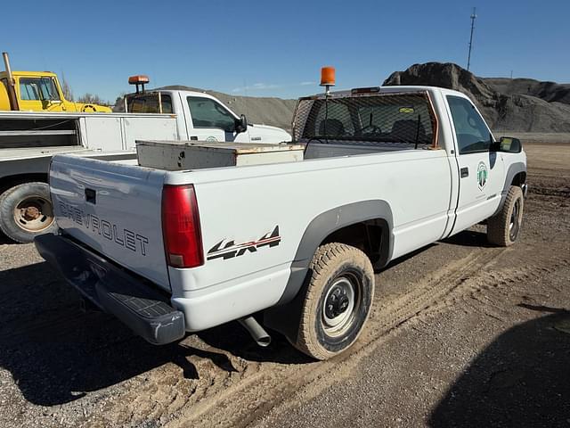 Image of Chevrolet 2500 equipment image 2