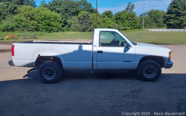 Image of Chevrolet 2500 equipment image 4