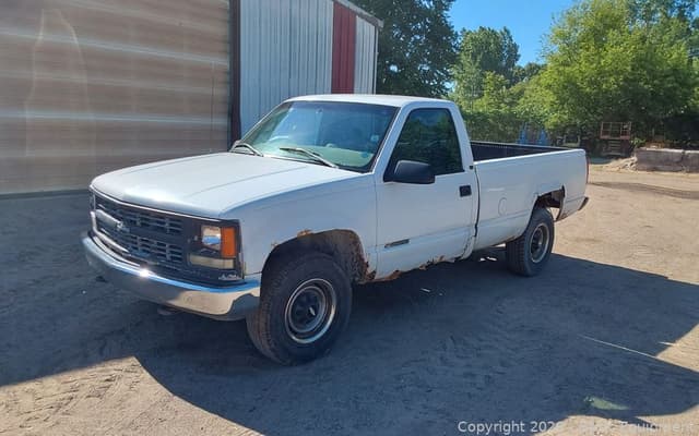 Image of Chevrolet 2500 equipment image 1
