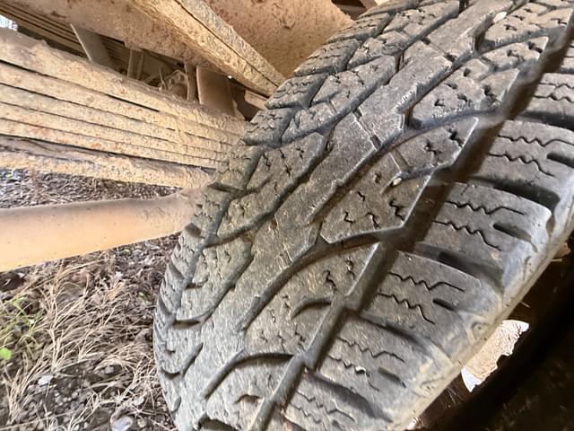 Image of Chevrolet 3500 equipment image 4