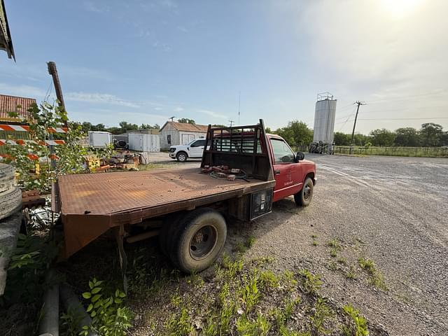 Image of Chevrolet 3500 equipment image 2