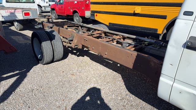 Image of Chevrolet 3500 equipment image 4