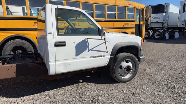 Image of Chevrolet 3500 equipment image 3