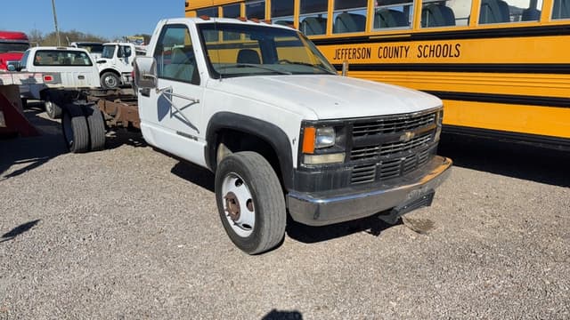 Image of Chevrolet 3500 equipment image 2