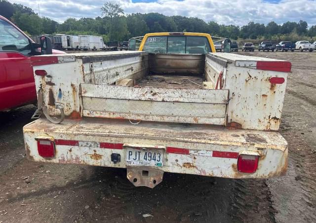 Image of Chevrolet 3500 equipment image 4