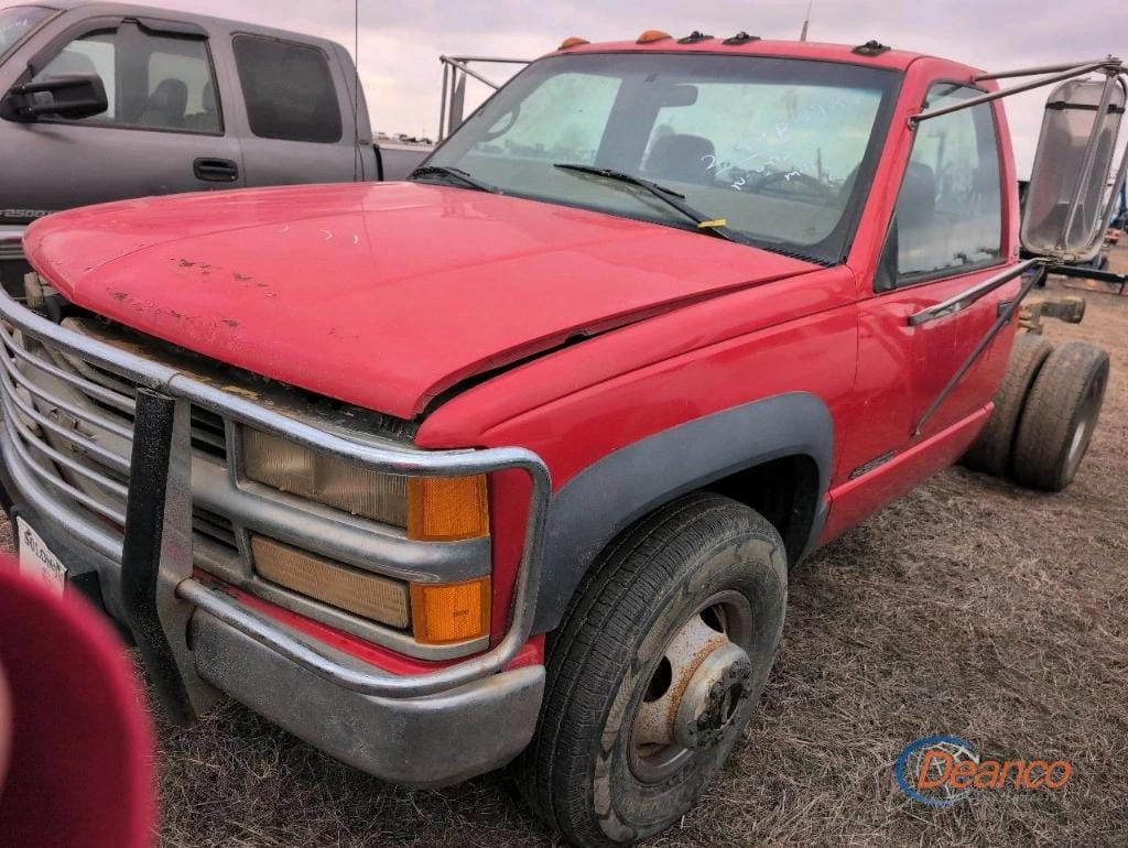 1998 Chevrolet 3500 Equipment Image0