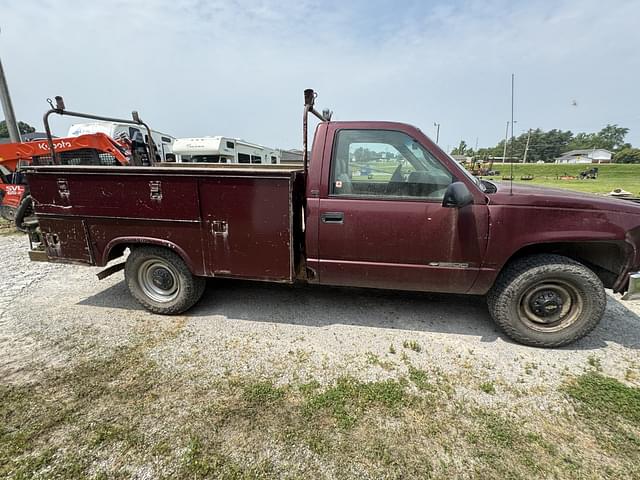 Image of Chevrolet Cheyenne equipment image 2