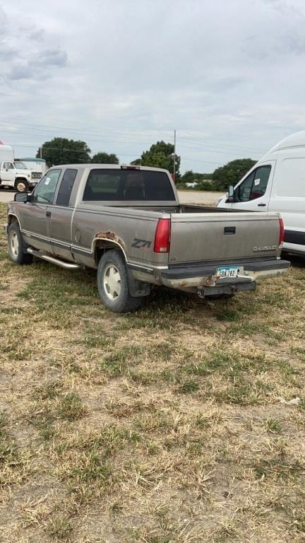 Image of Chevrolet 1500 equipment image 4