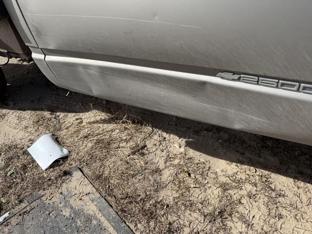 Image of Chevrolet K2500 equipment image 4