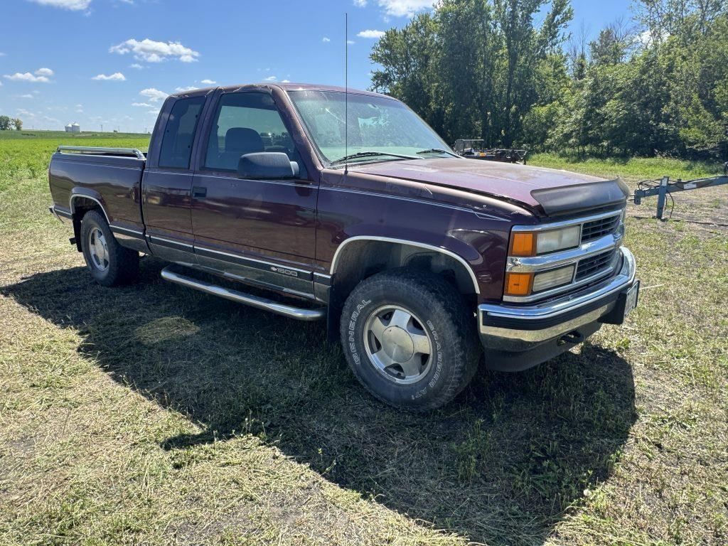 1998 Chevrolet 1500 Equipment Image0
