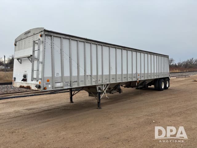 Image of Cornhusker 800 equipment image 1