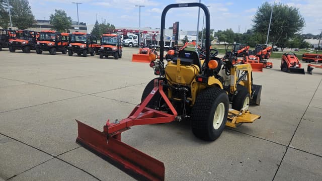 Image of Cub Cadet 7205 equipment image 4