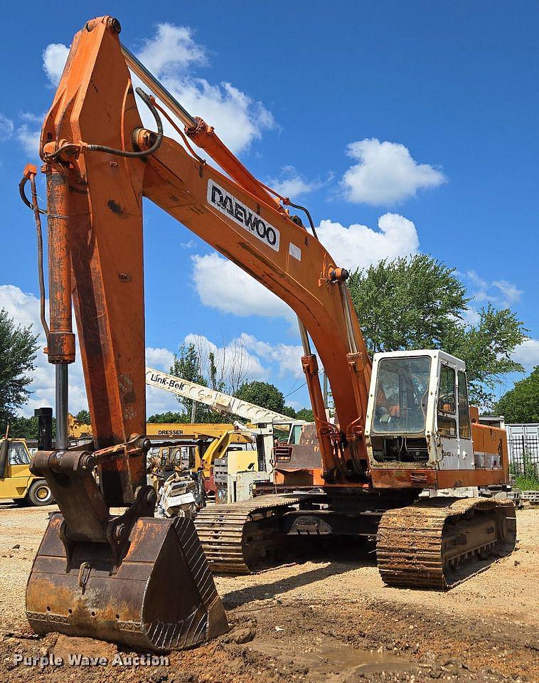 Image of Daewoo DH320 Primary image