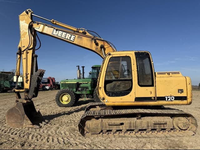 Image of John Deere 120 equipment image 1