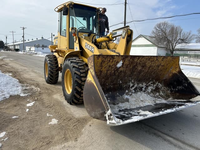 Image of John Deere 544H equipment image 1