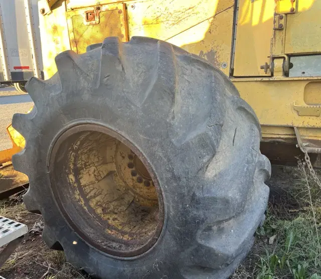 Image of John Deere 648G-II equipment image 4