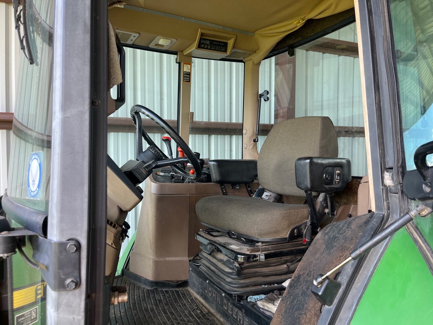 1998 John Deere 7410 Equipment Image0
