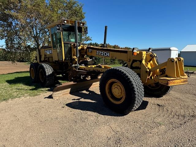 Image of John Deere 772CH equipment image 2