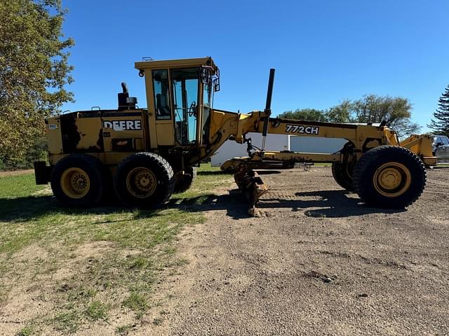 Image of John Deere 772CH equipment image 3