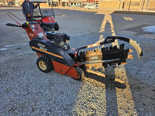 Image of Ditch Witch 1230 equipment image 1