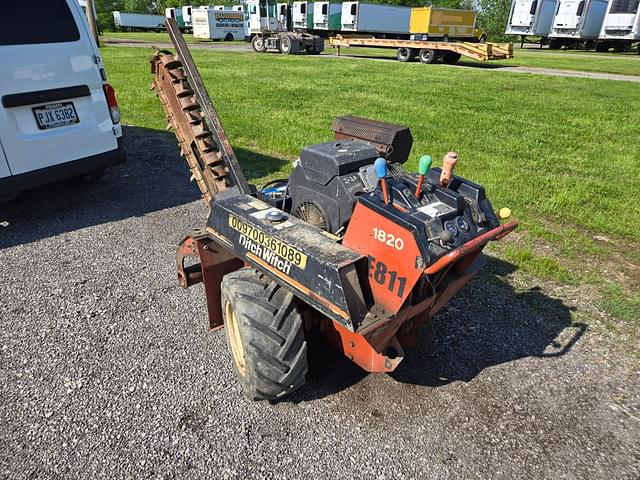 Image of Ditch Witch 1820 equipment image 3