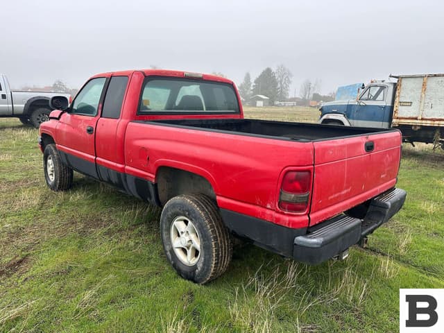 Image of Dodge Ram 1500 equipment image 2