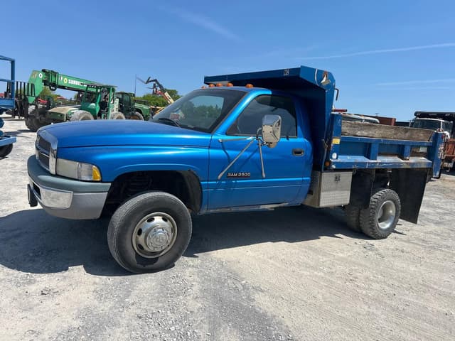 Image of Dodge Ram 3500 equipment image 3