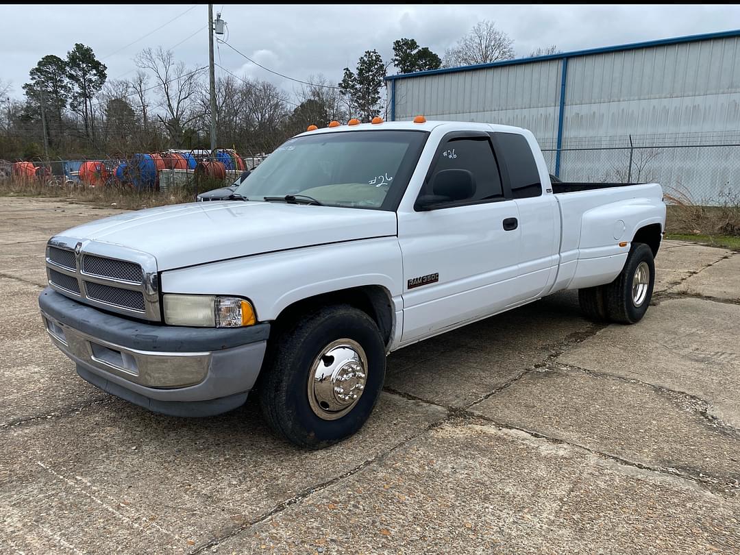 Image of Dodge Ram 3500 Primary image