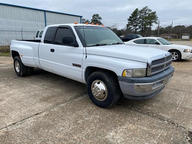 Image of Dodge Ram 3500 equipment image 1