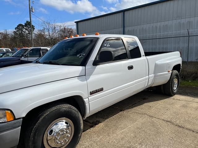 Image of Dodge Ram 3500 equipment image 4