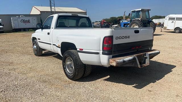 Image of Dodge Ram 3500 equipment image 3