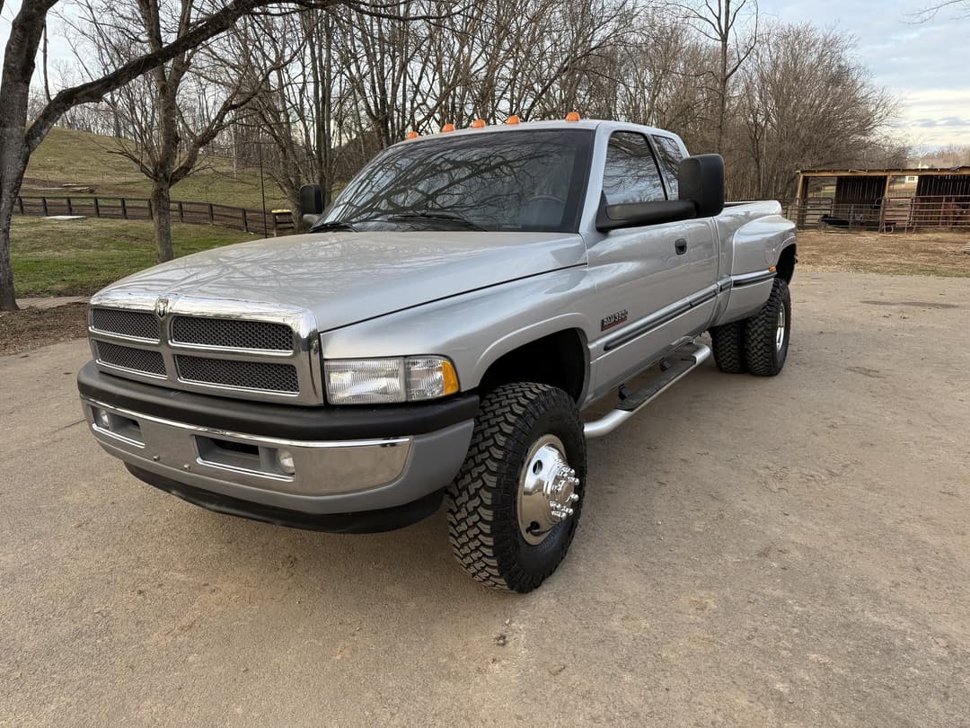 Image of Dodge Ram 3500 Primary image