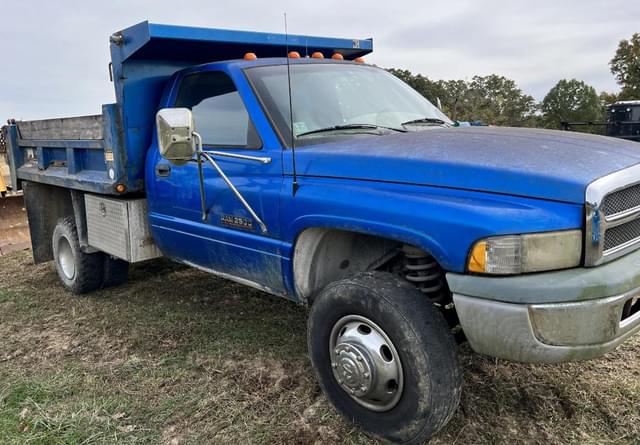 Image of Dodge Ram 3500 equipment image 3