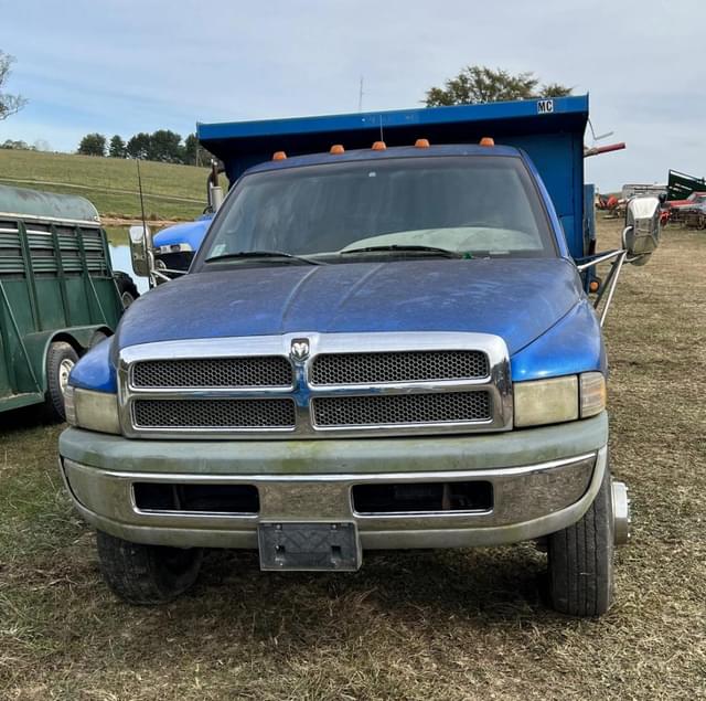 Image of Dodge Ram 3500 equipment image 2