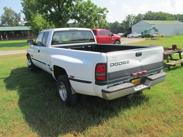 Image of Dodge Ram 3500 equipment image 3