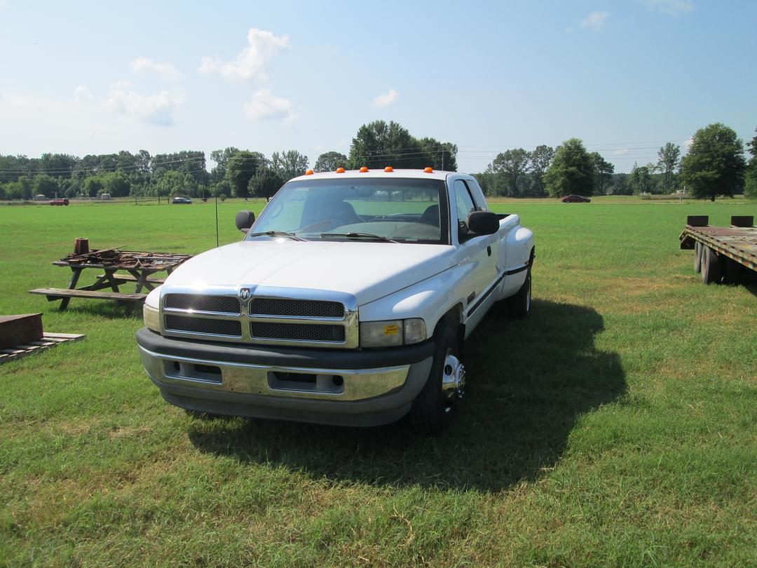 Image of Dodge Ram 3500 Primary image