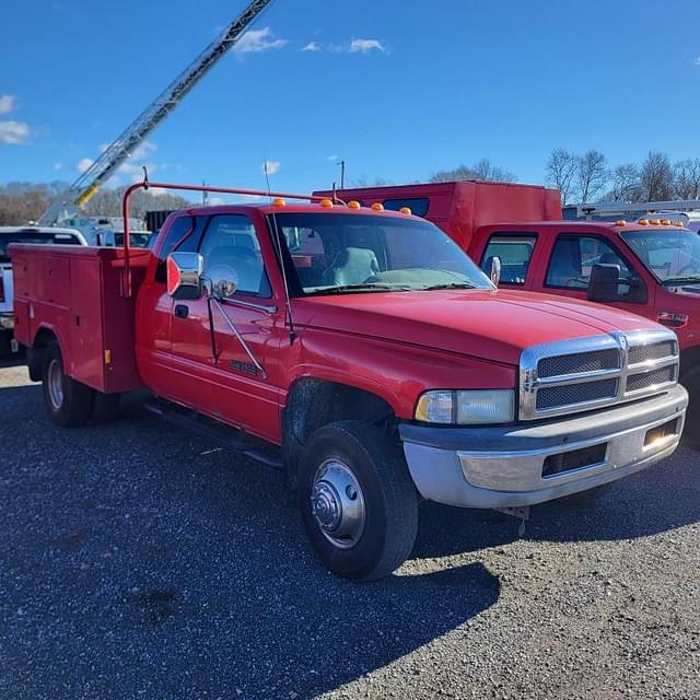 Image of Dodge Ram 3500 equipment image 4