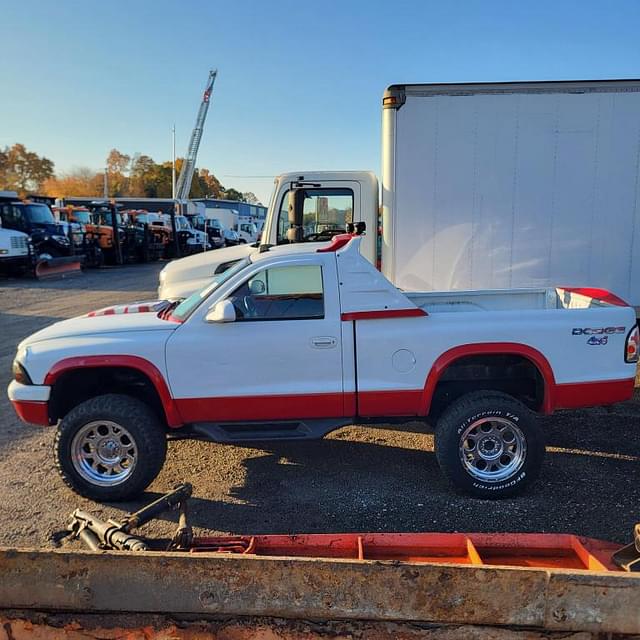 Image of Dodge Dakota equipment image 3