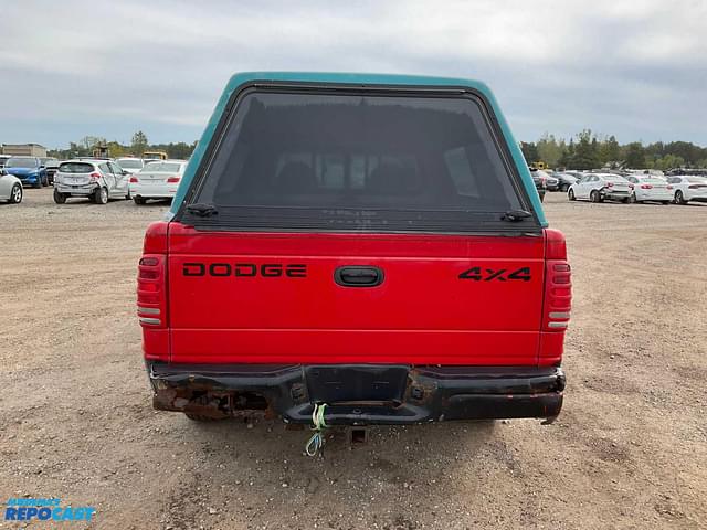 Image of Dodge Dakota equipment image 3