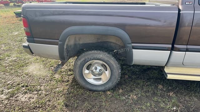 Image of Dodge Ram 1500 equipment image 4