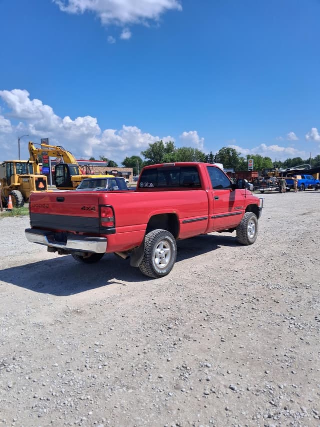 Image of Dodge Ram 1500 equipment image 4