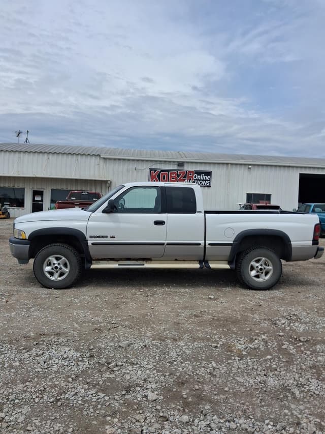 Image of Dodge Ram 1500 equipment image 1