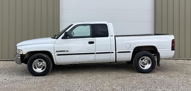 Image of Dodge Ram 1500 equipment image 3